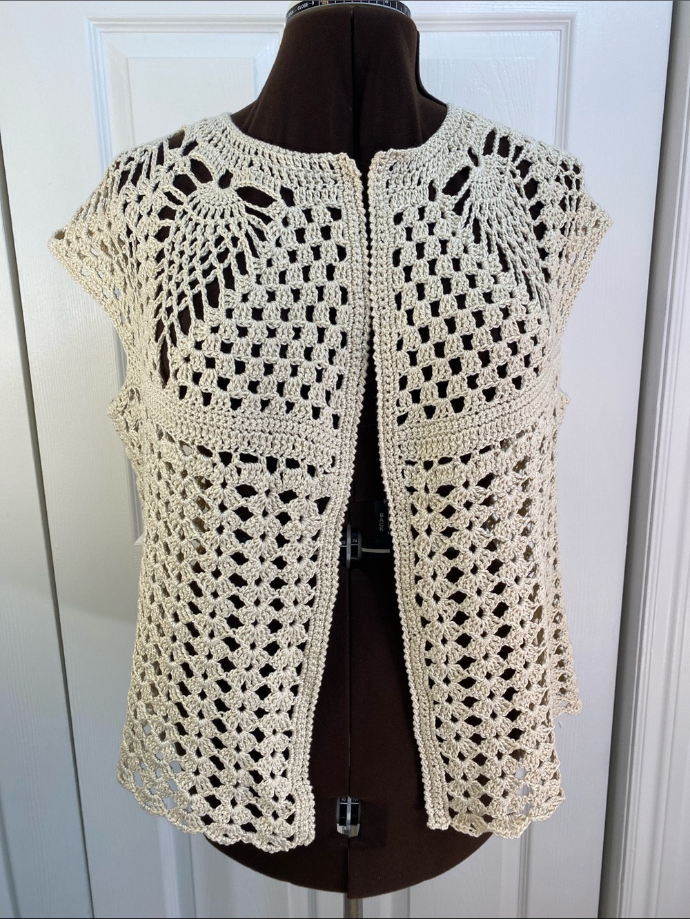 Vintage Hand Crochet Cream Open front Sweater Vest, Pineapple Yoke, XL